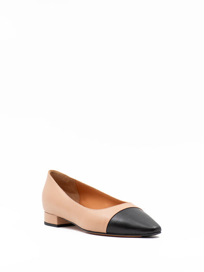 Two-tone flats in beige