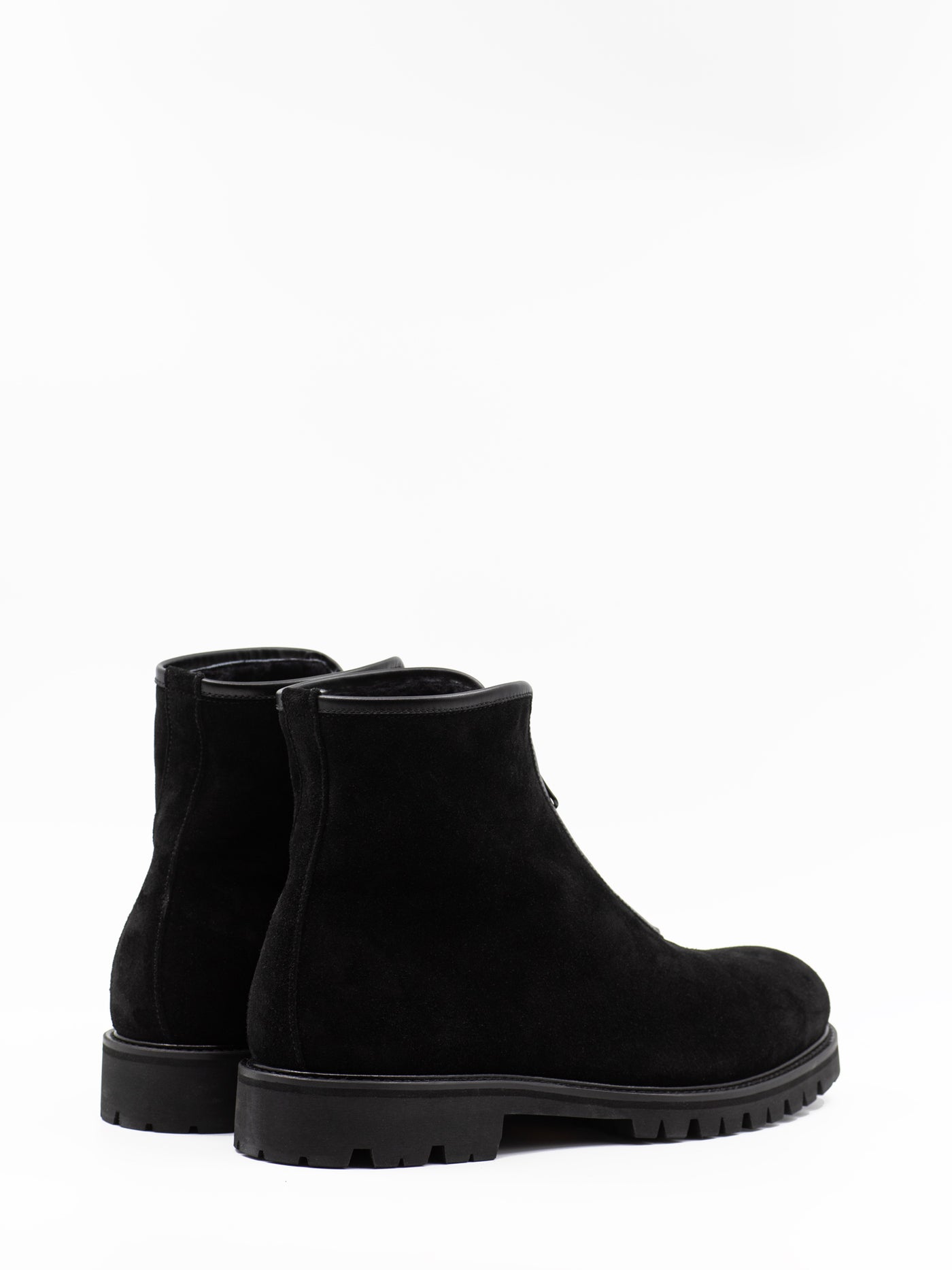 Men's winter boots in black suede with shearling-lining. 