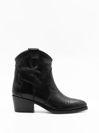 Nevada Short Cowboy boots in black leather